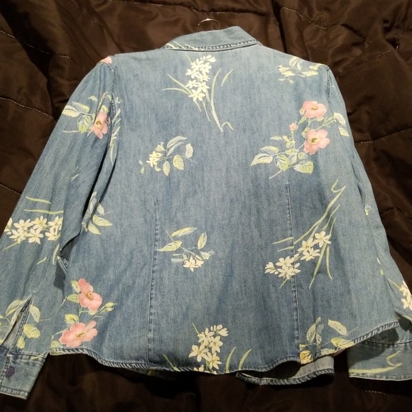 Top - Picture 2 of 2